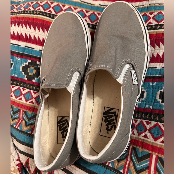 Vans - Picture 2 of 4